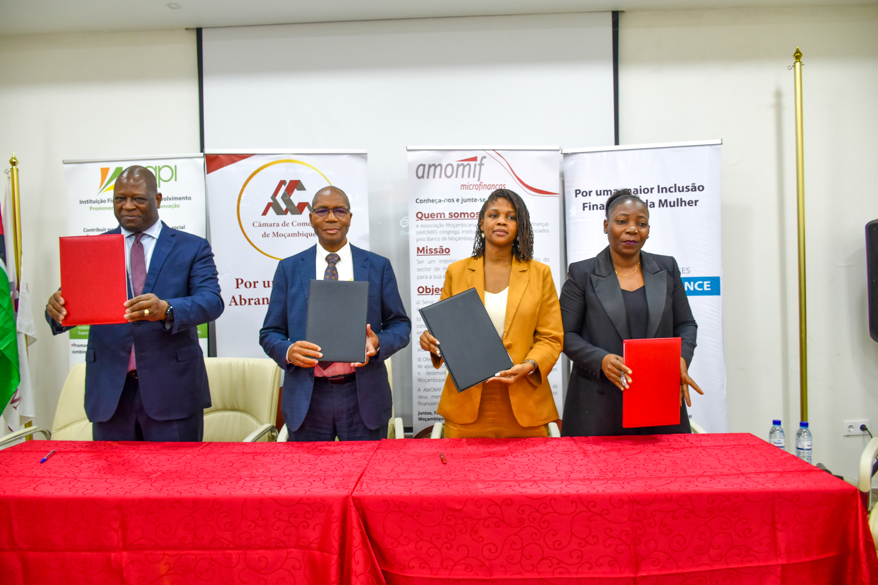 Criado Consórcio para expandir microfinanças digitalizadas com foco na mulher empreendedora